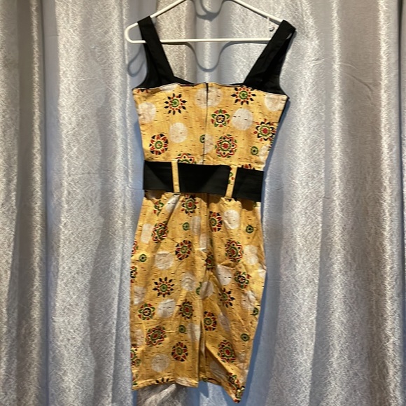 Switchblade Stiletto Rockabilly Dress - Size M
FINAL PRICE - Picture 3 of 4